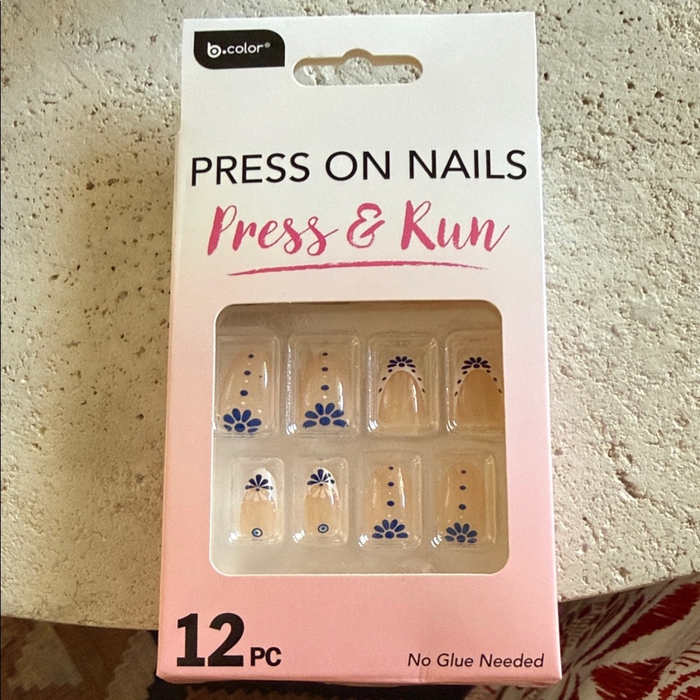 Press-On Nails Press & Run - Nude with Blue Floral Accents